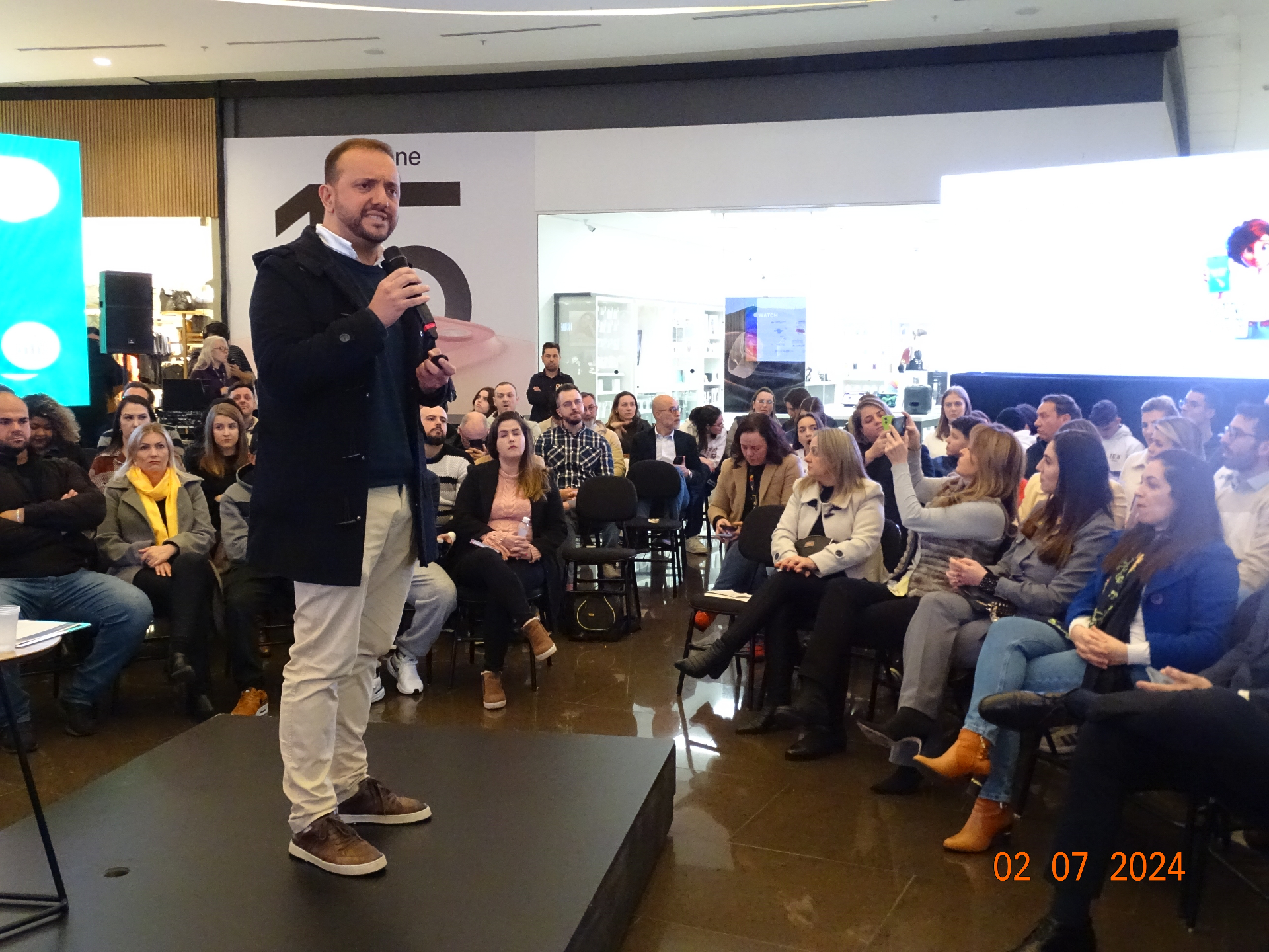 Evento em shopping — público diverso